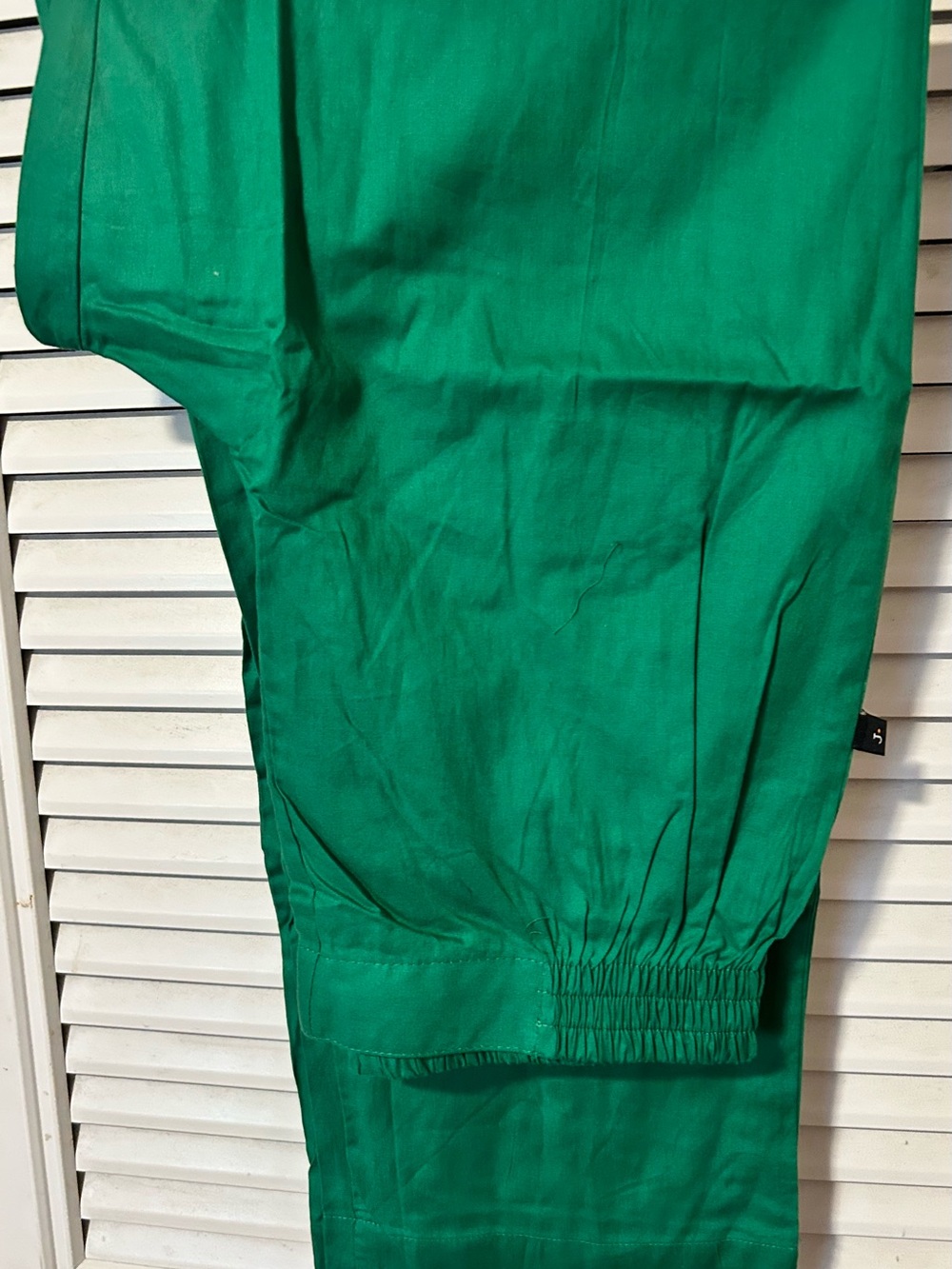 J.Pret Green Striped Women’s Kurta Set with Matching Trousers & dopatta. Size S - Picture 8 of 8